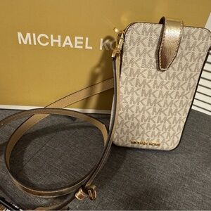 Michael Kors Jet Set Signature Logo Smartphone Crossbody Cream with Gold Accents